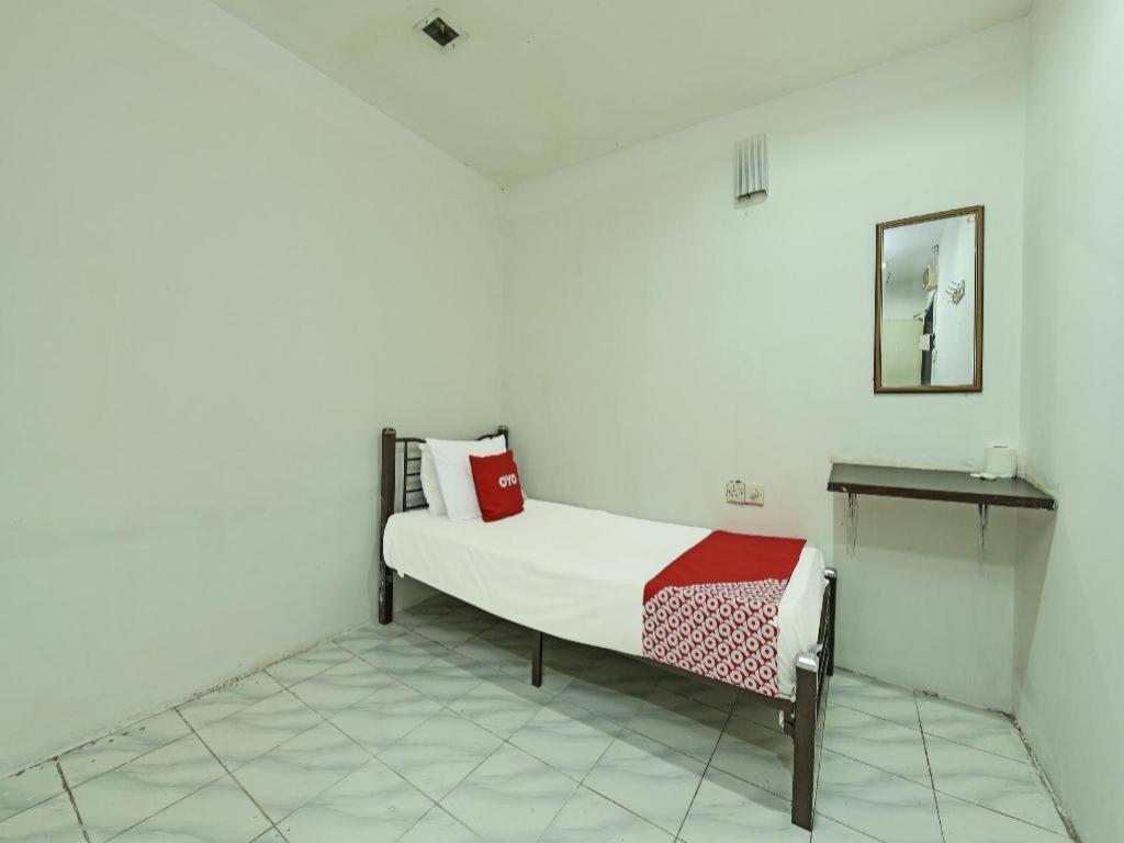 Oyo 90643 Gks Hotel Seremban Exterior foto