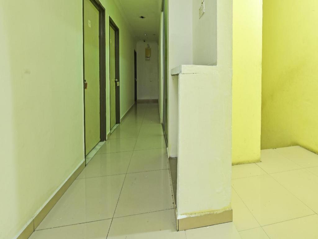 Oyo 90643 Gks Hotel Seremban Exterior foto