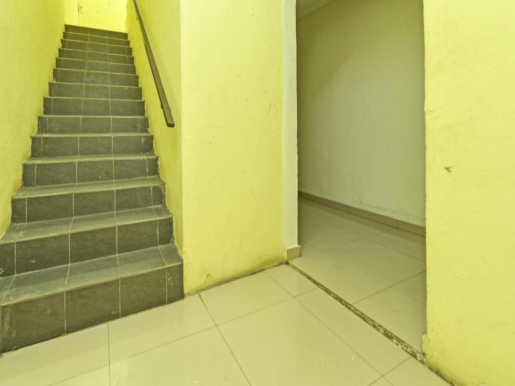 Oyo 90643 Gks Hotel Seremban Exterior foto